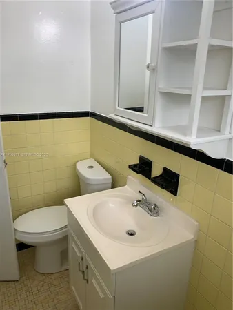$1,500 | 5616 Arthur Street, Unit NORTH, Hollywood, FL 33021