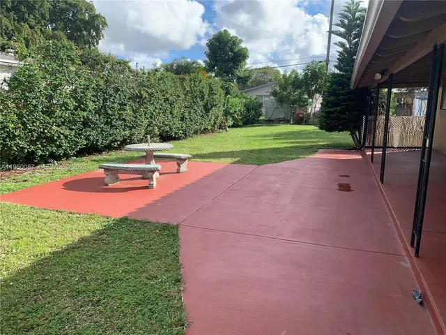 $1,700 | 5616 Arthur Street, Unit NORTH, Hollywood, FL 33021