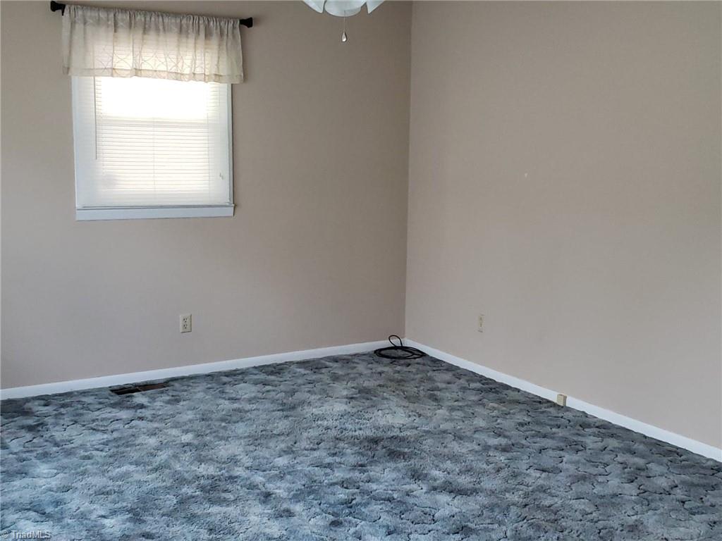270 Boggs Road Thomasville, NC 27360 - Photo 5 of 20 Gallery Image 5