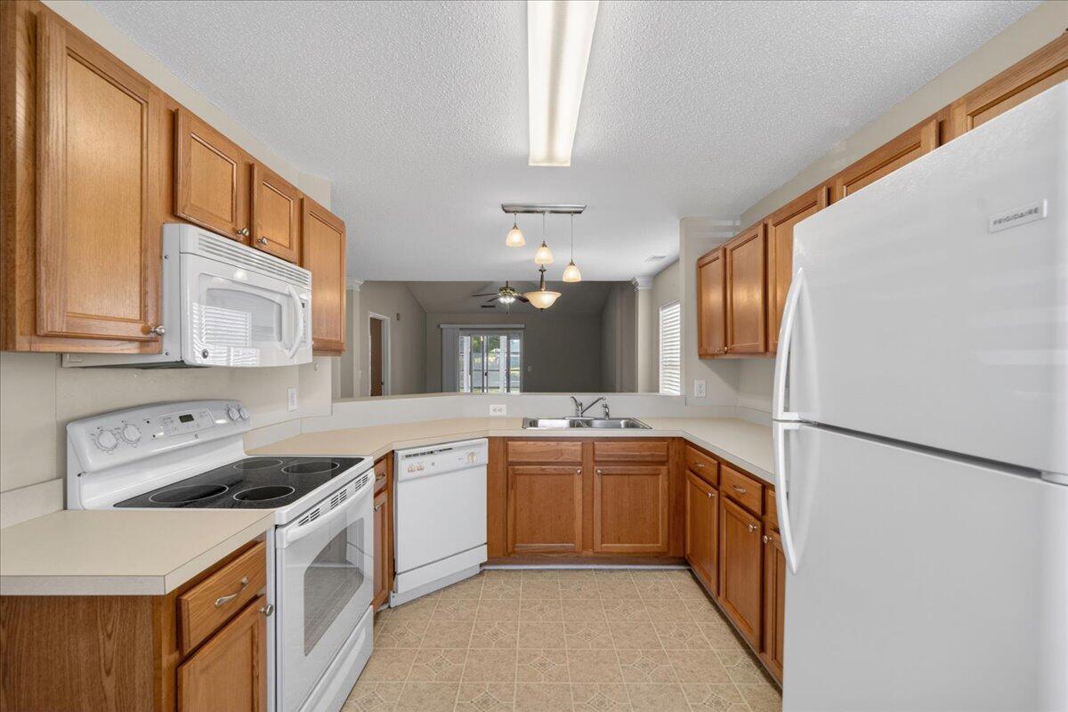 7360 Suncatcher Drive Hanahan, SC 29410 - Photo 6 of 40 06-7360 Suncatcher Drive-3