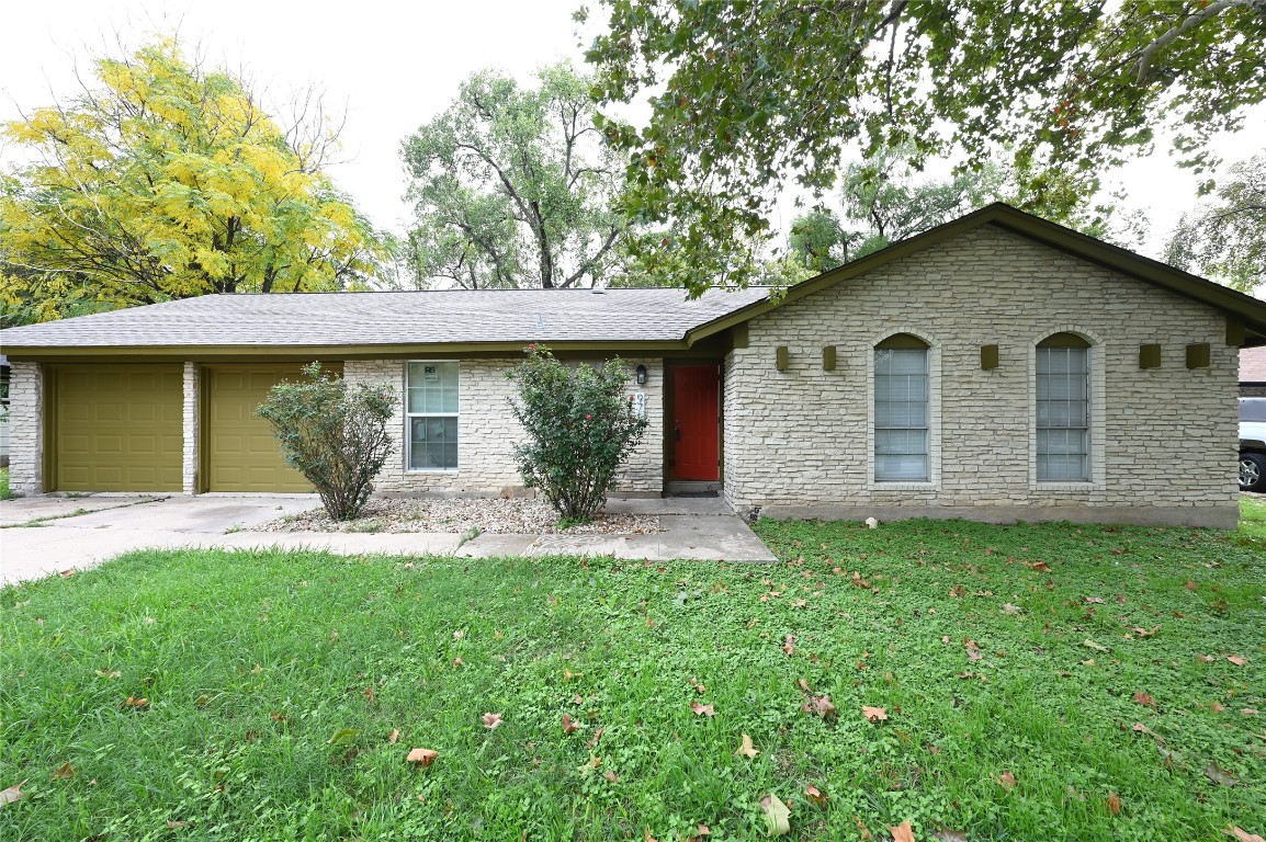 9715 Oak Hollow Drive Austin, TX 78758 - Photo 1 of 15 Photo from 2023... Yard is drier now but inside of home same