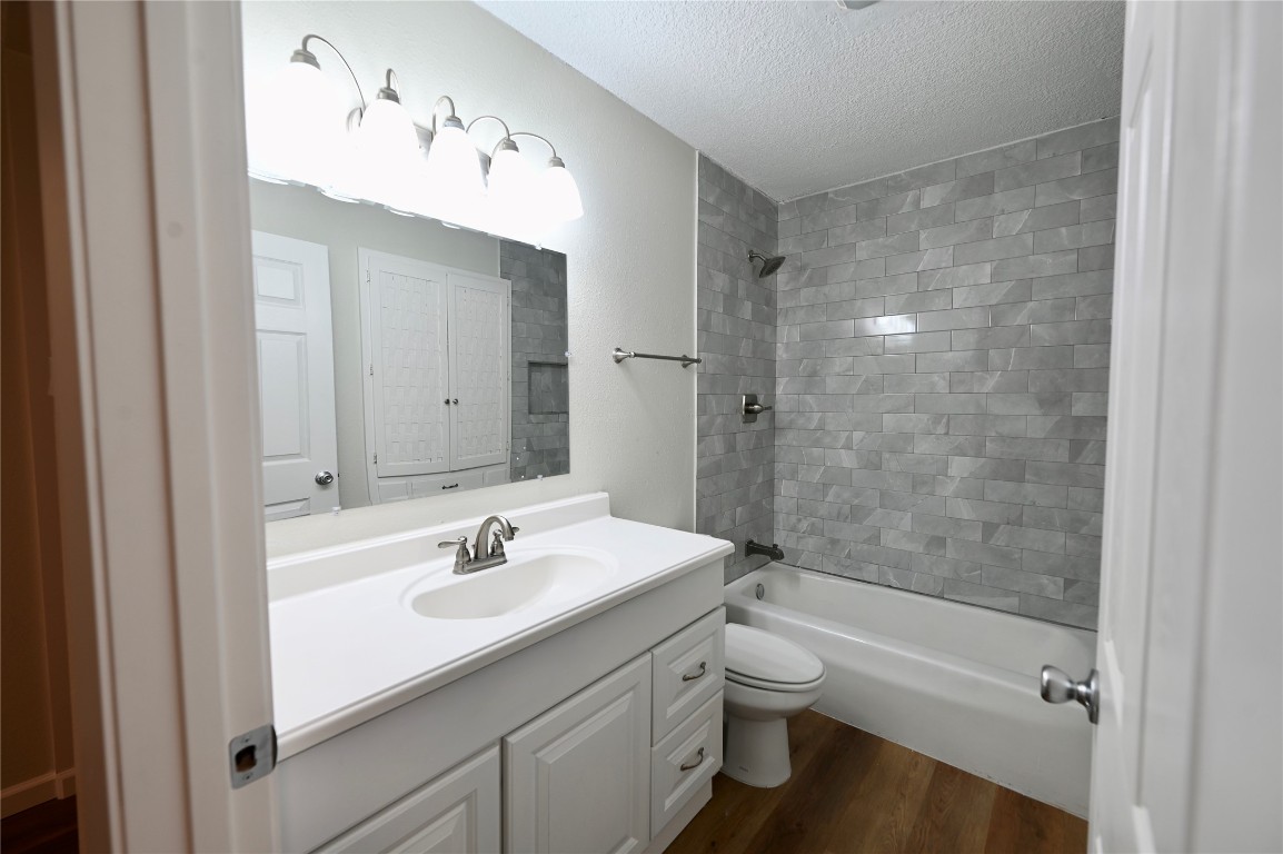 9715 Oak Hollow Drive Austin, TX 78758 - Photo 13 of 15