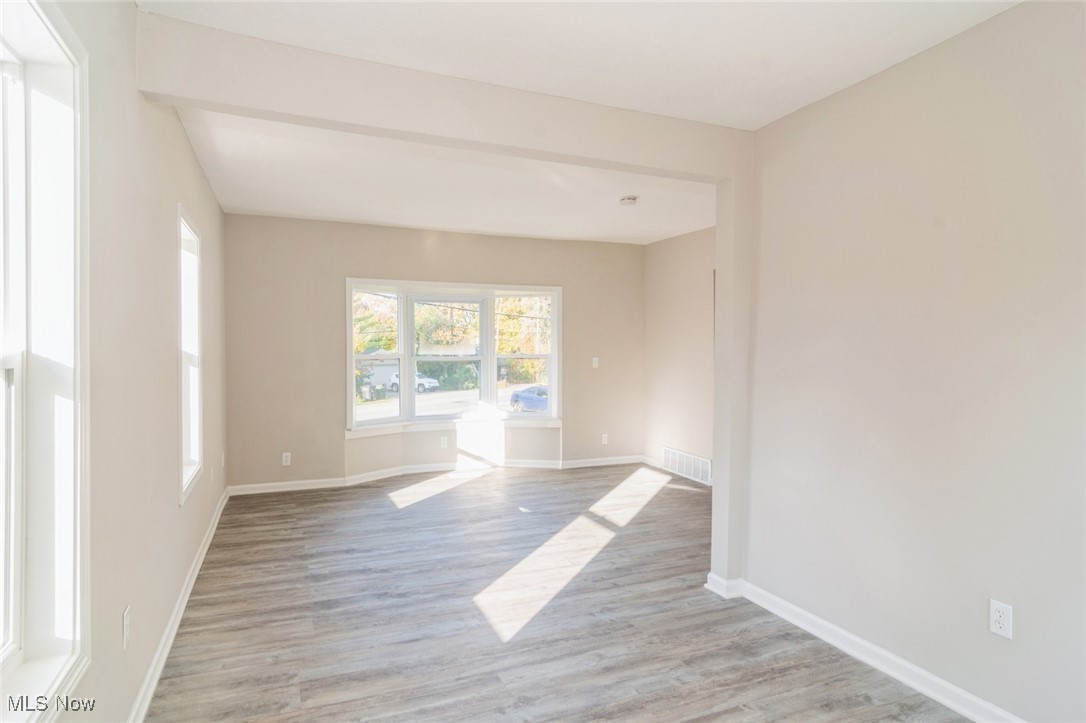 1432 Gulf Road Elyria, OH 44035 - Photo 5 of 17 Gallery Image 5