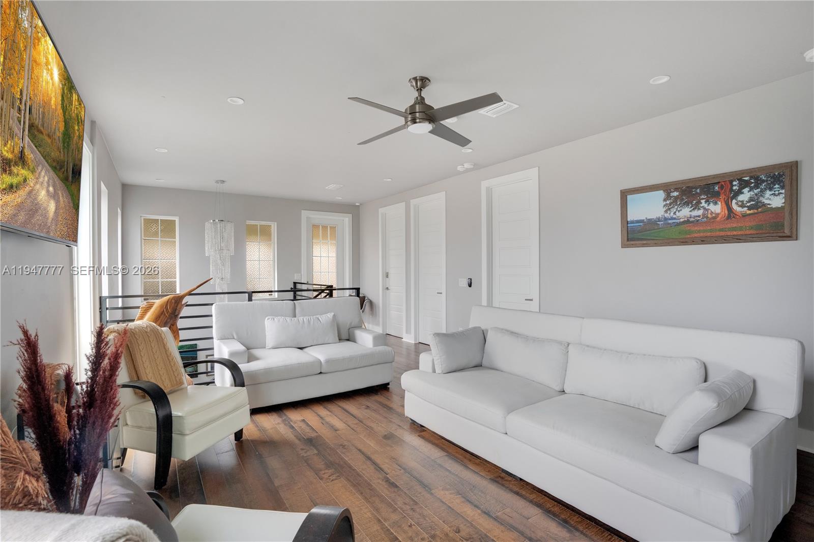 555 Peachtree Road Orlando, FL 32804 - Photo 16 of 35 a living room with furniture and a large window