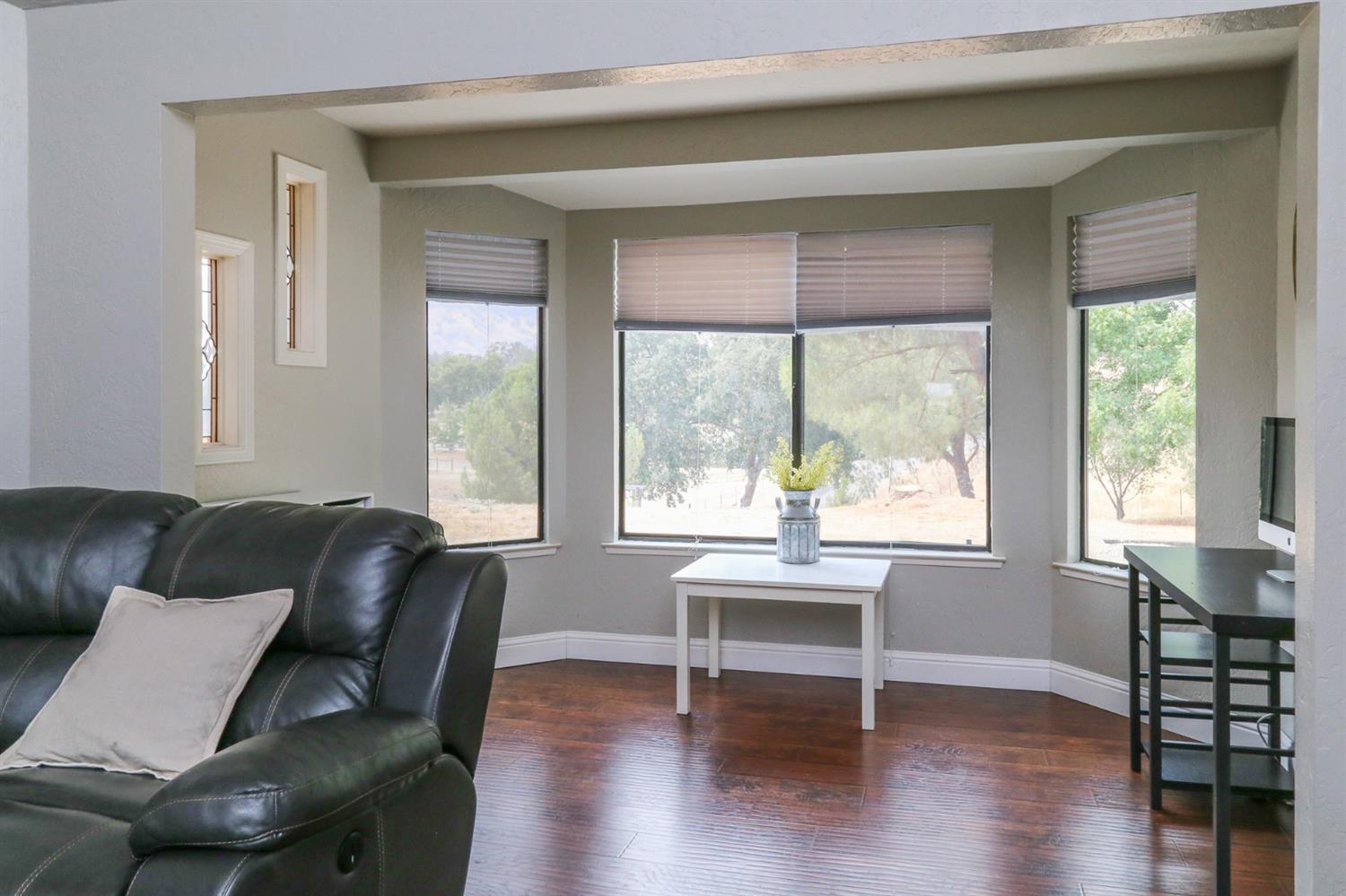 22460 Homestead Road Clovis, CA 93619 - Photo 8 of 66 Gallery Image 8