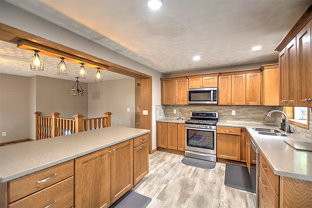 505 West Forsyth Road Forsyth, IL 62535 - Photo 2 of 36