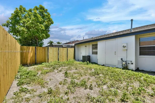 $410,000 | 18947 Northwest 45th Avenue, Miami Gardens, FL 33055