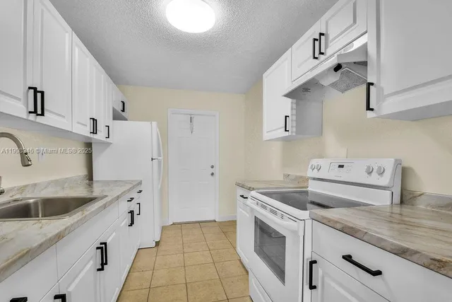 $410,000 | 18947 Northwest 45th Avenue, Miami Gardens, FL 33055