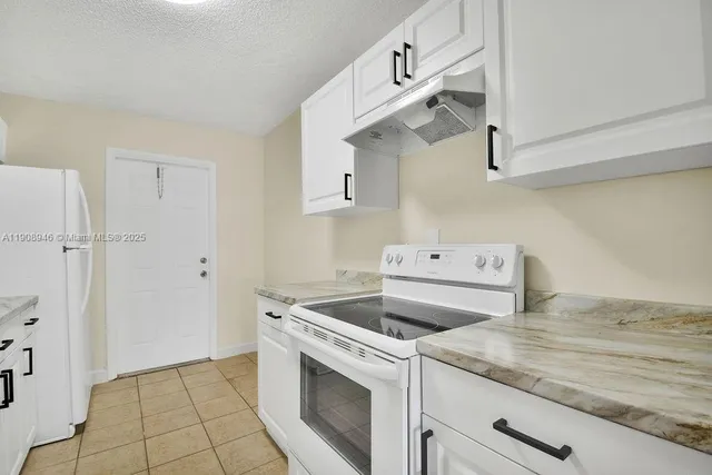 $410,000 | 18947 Northwest 45th Avenue, Miami Gardens, FL 33055