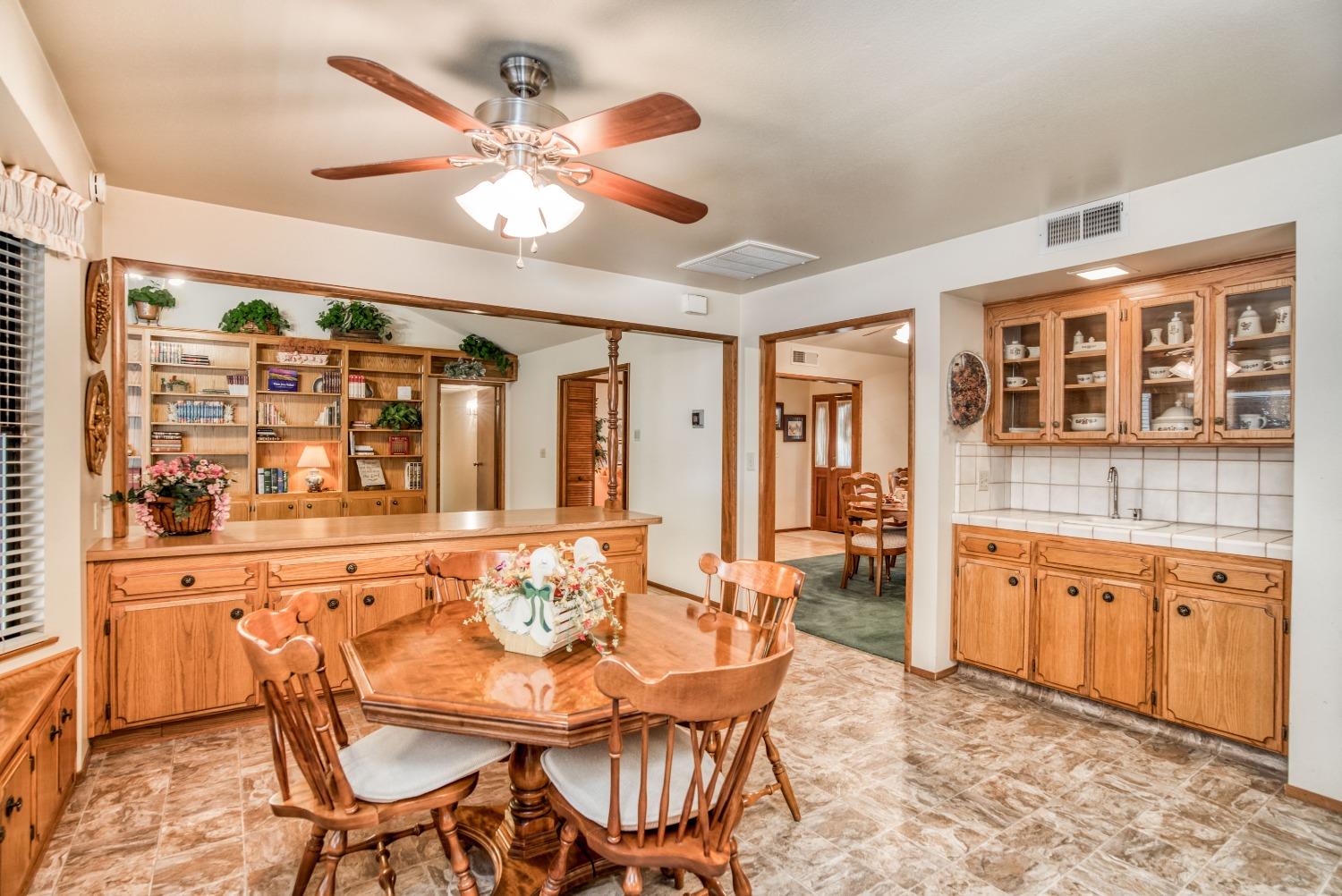 77 Post Avenue Sanger, CA 93657 - Photo 22 of 62