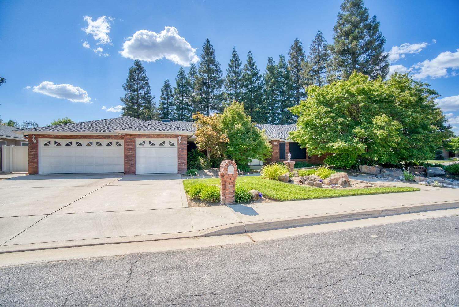 77 Post Avenue Sanger, CA 93657 - Photo 30 of 62