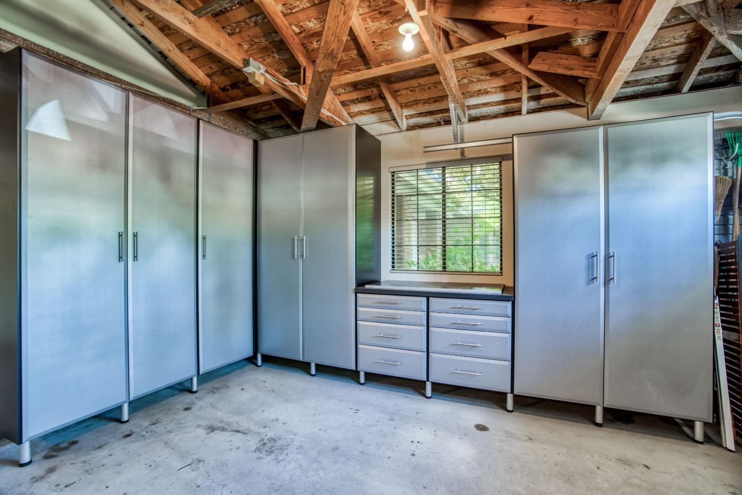 77 Post Avenue Sanger, CA 93657 - Photo 37 of 62