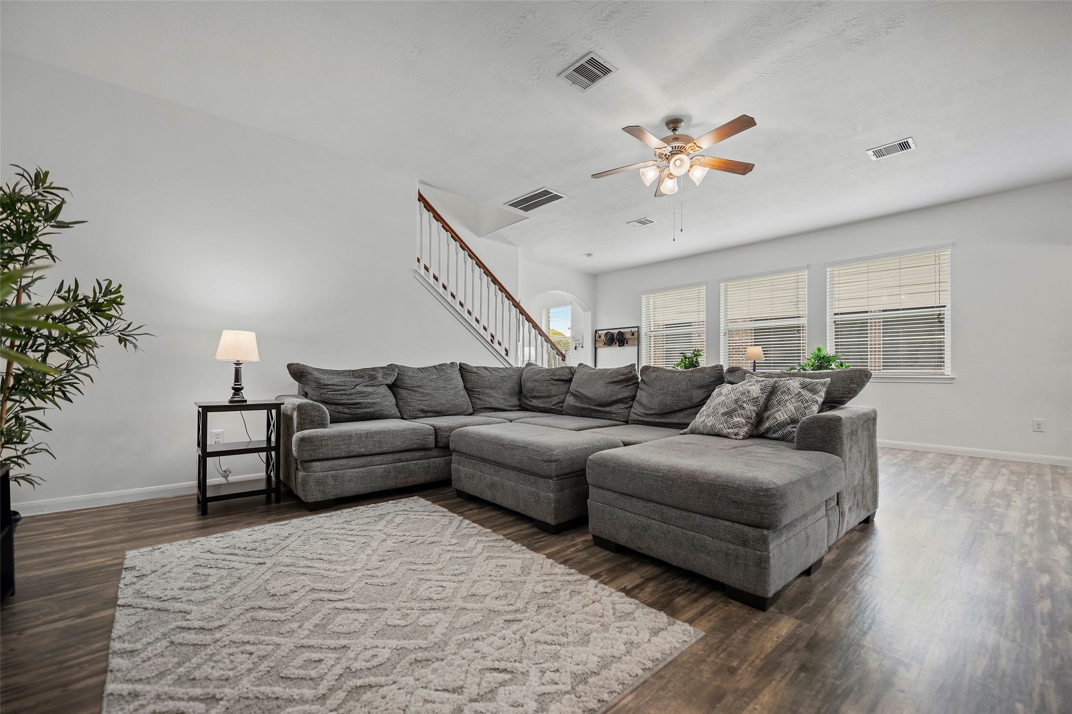 10519 Day Trail Lane Spring, TX 77379 - Photo 17 of 36 Living room