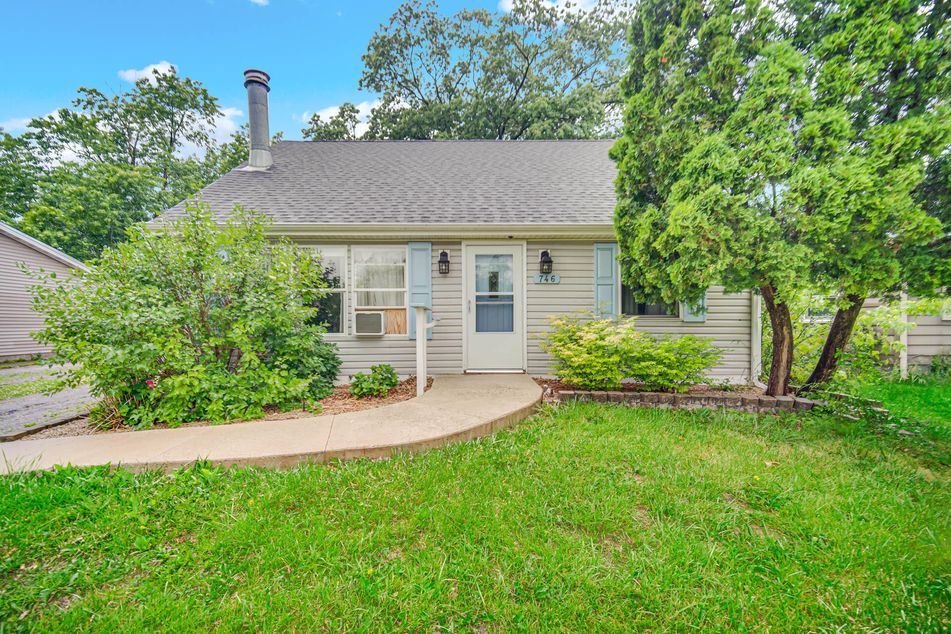 746 Imperial Road Valparaiso, IN 46385 - Photo 1 of 10 1920x1280
