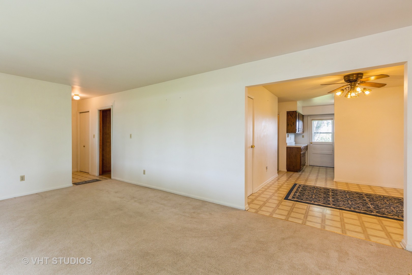 15354 Plank Road Sycamore, IL 60178 - Photo 5 of 28