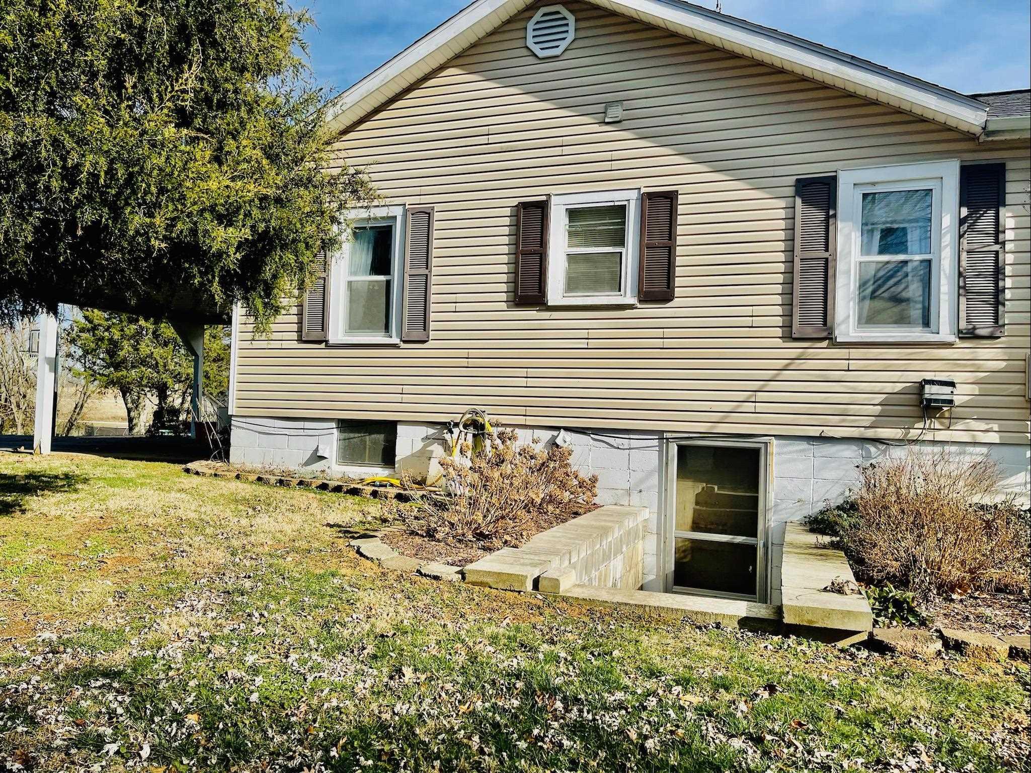 3029 River Bluff Road Bedford, IN 47421 - Photo 3 of 34