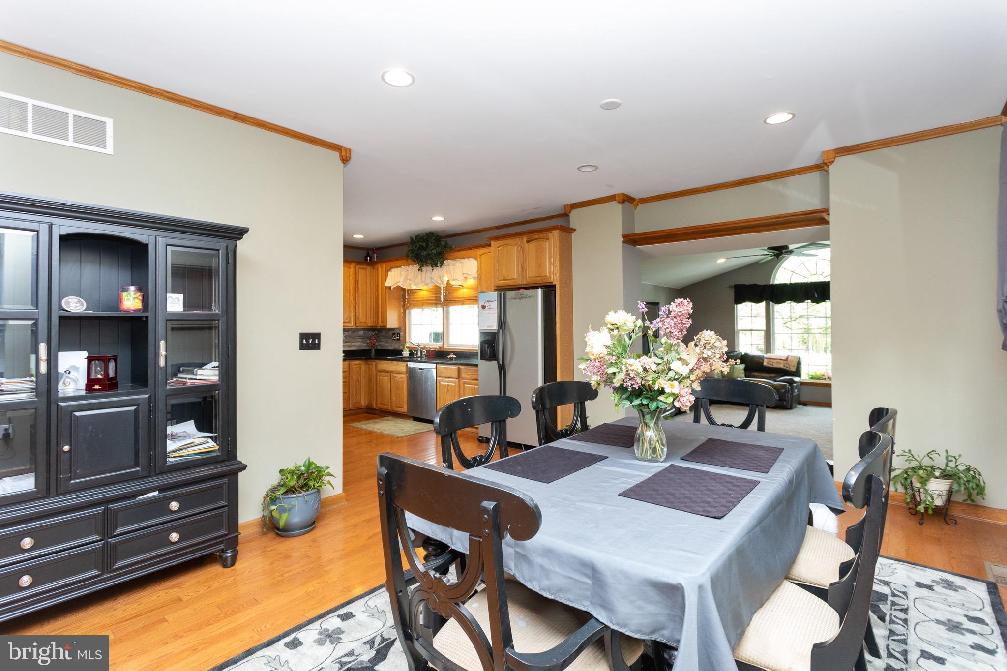 207 Riverside Road Baltimore, MD 21221 - Photo 12 of 36 Open concept!