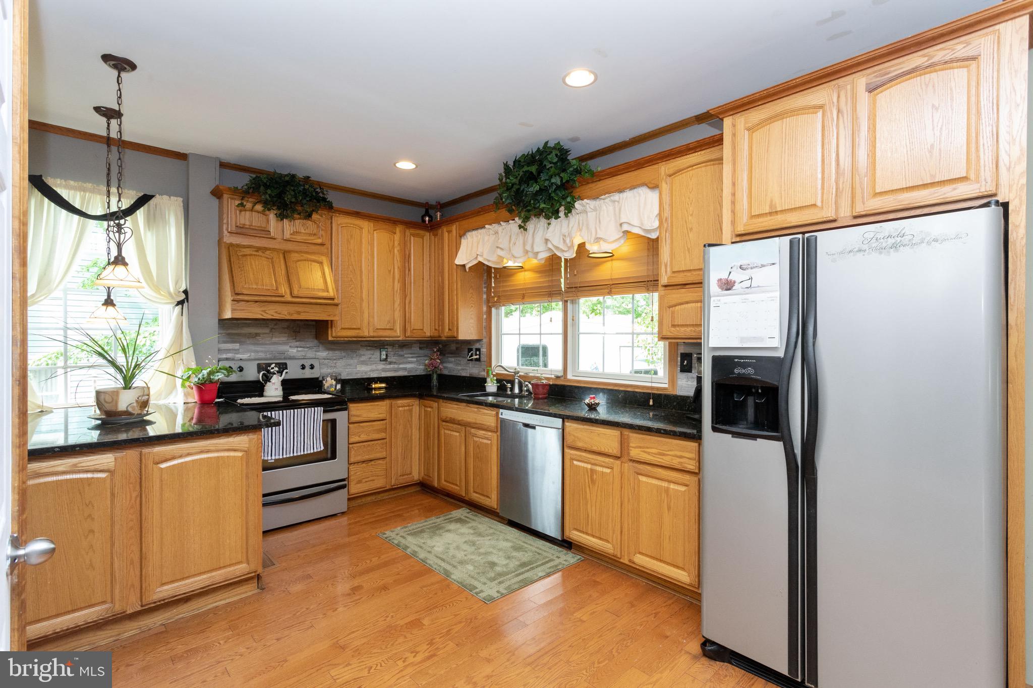 207 Riverside Road Baltimore, MD 21221 - Photo 14 of 36 Stainless steel appliances!