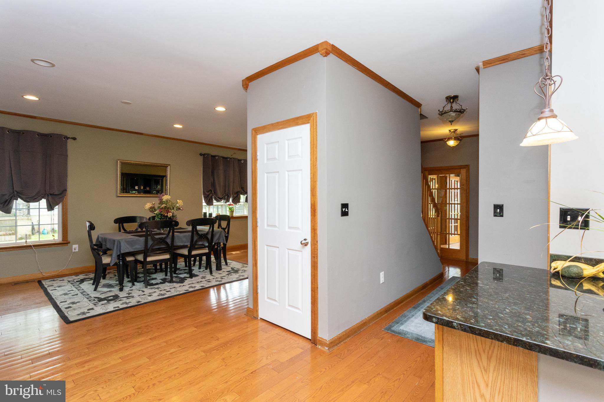 207 Riverside Road Baltimore, MD 21221 - Photo 15 of 36