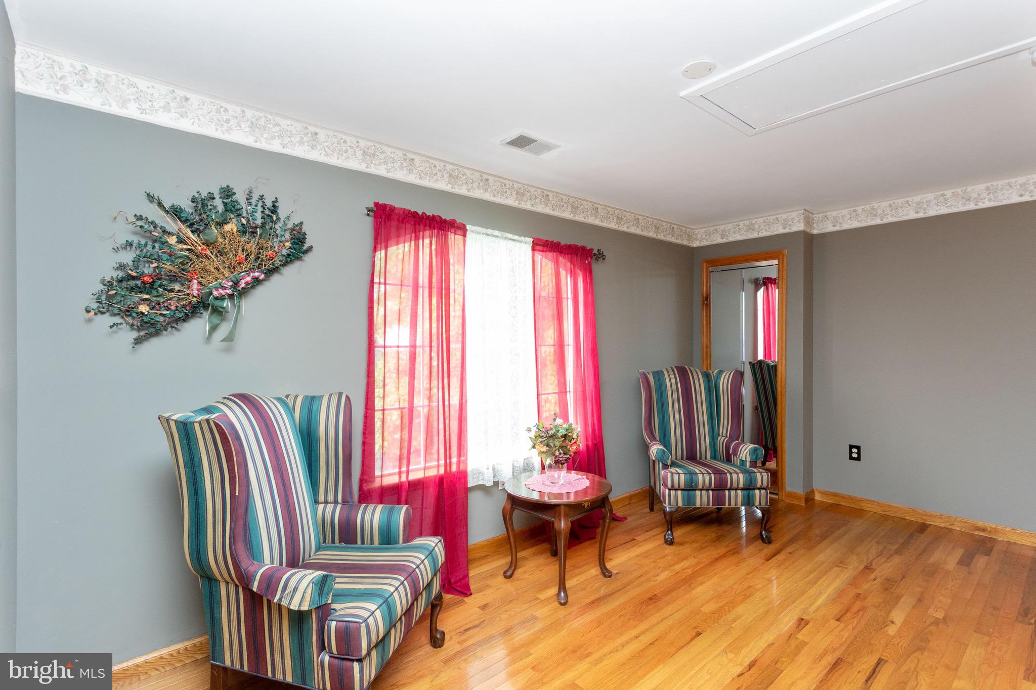 207 Riverside Road Baltimore, MD 21221 - Photo 21 of 36 Common area or bonus space!
