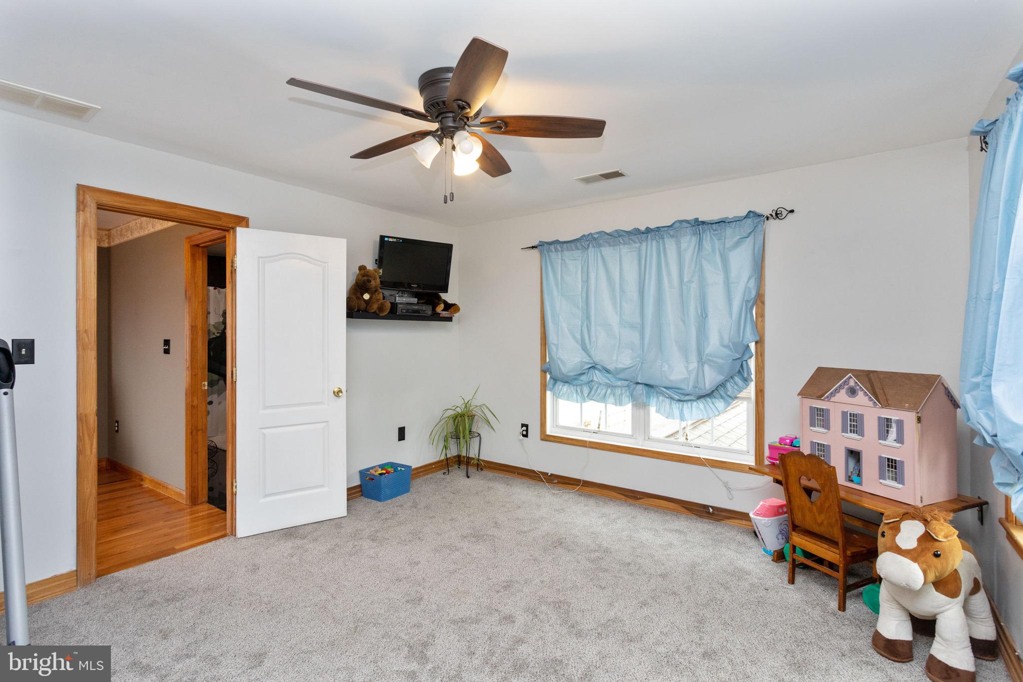 207 Riverside Road Baltimore, MD 21221 - Photo 25 of 36 New Carpet & fresh paint!