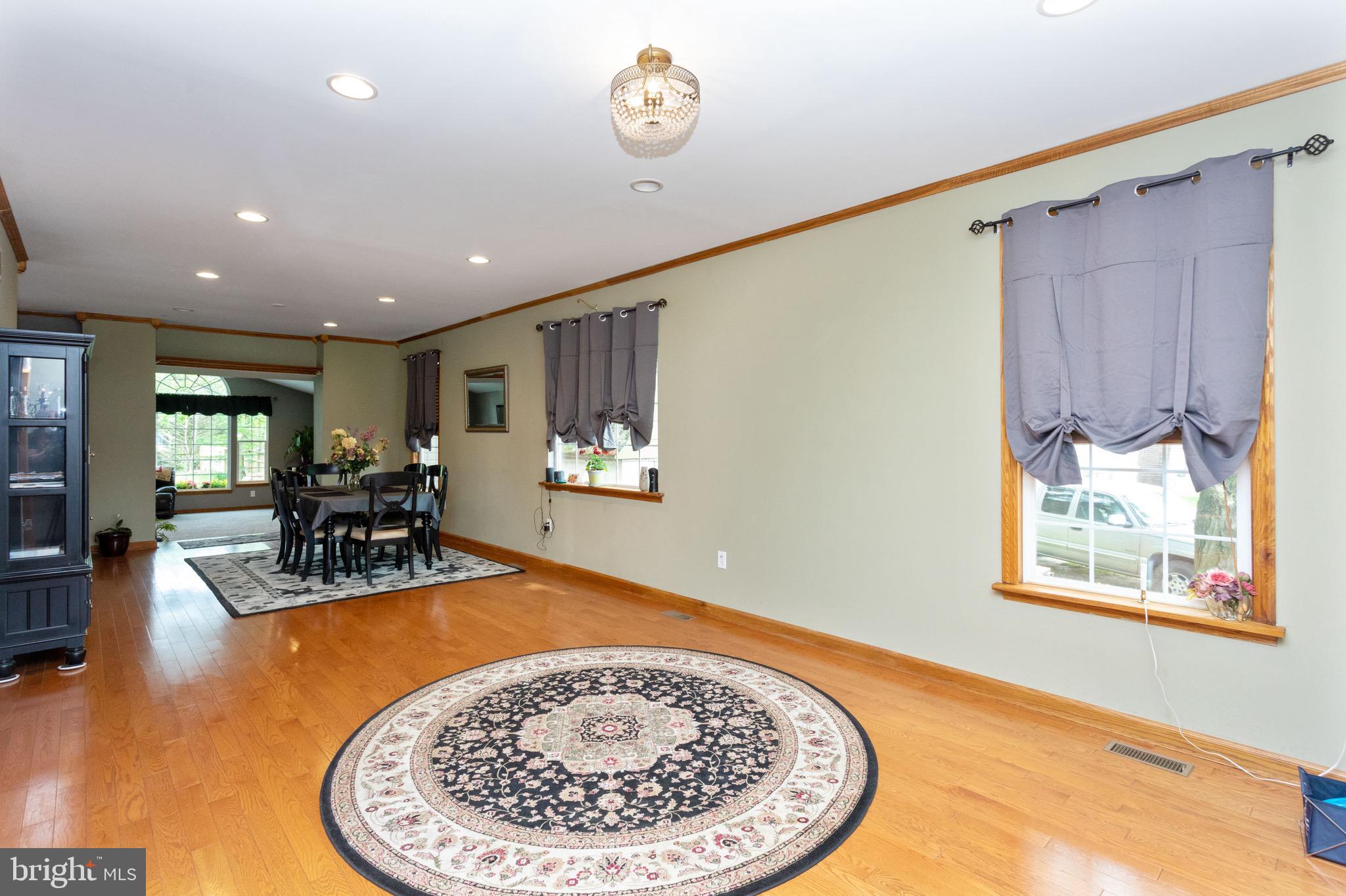 207 Riverside Road Baltimore, MD 21221 - Photo 5 of 36 Gleaming hardwood floors!