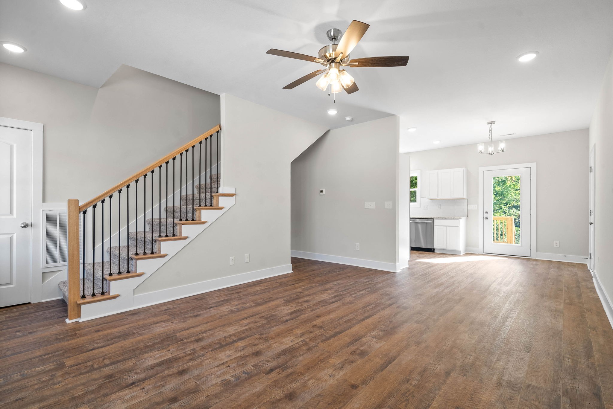 494 Ridge Top Court Clarksville, TN 37040 - Photo 5 of 32 Gallery Image 5