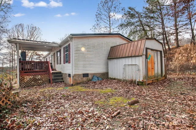 a house view with a outdoor space