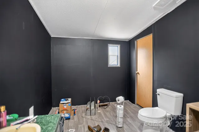 a view of a room that has a lot of stuff