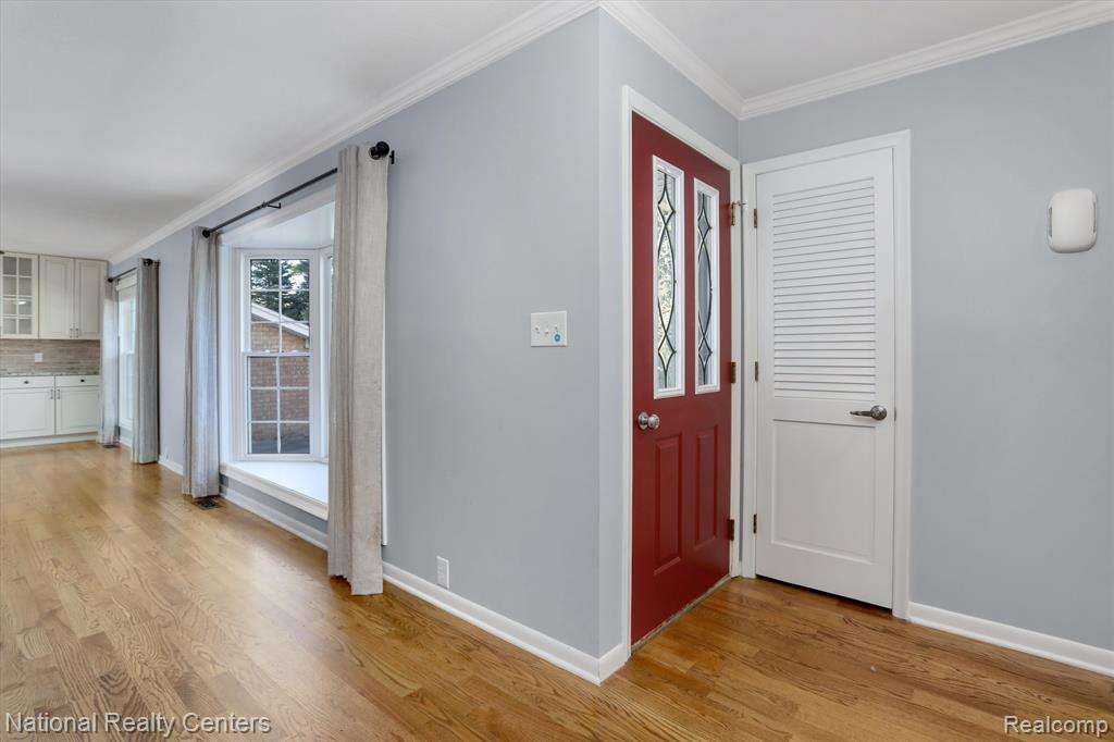 333 North Eager Road Howell, MI 48843 - Photo 5 of 45