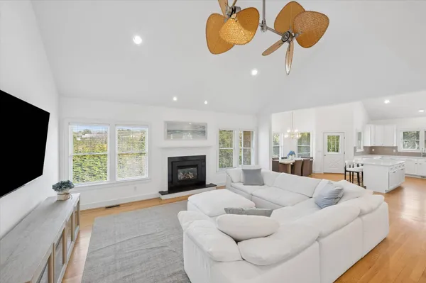 $40,000 | 10 Peconic View Court, Southampton, NY 11968