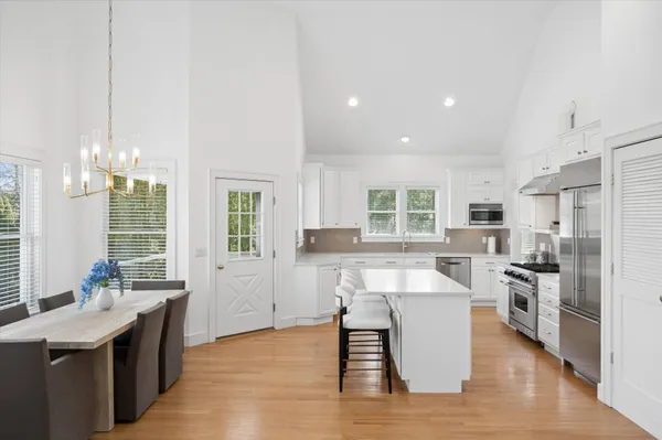 $40,000 | 10 Peconic View Court, Southampton, NY 11968