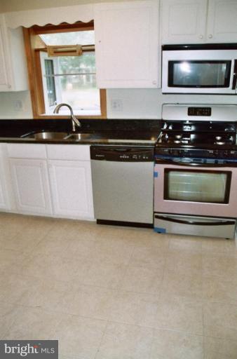 4901 Split Rock Road Alexandria, VA 22310 - Photo 8 of 19 Kitchen #2