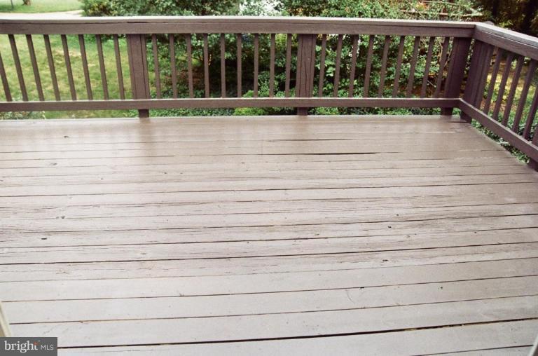 4901 Split Rock Road Alexandria, VA 22310 - Photo 10 of 19 Deck