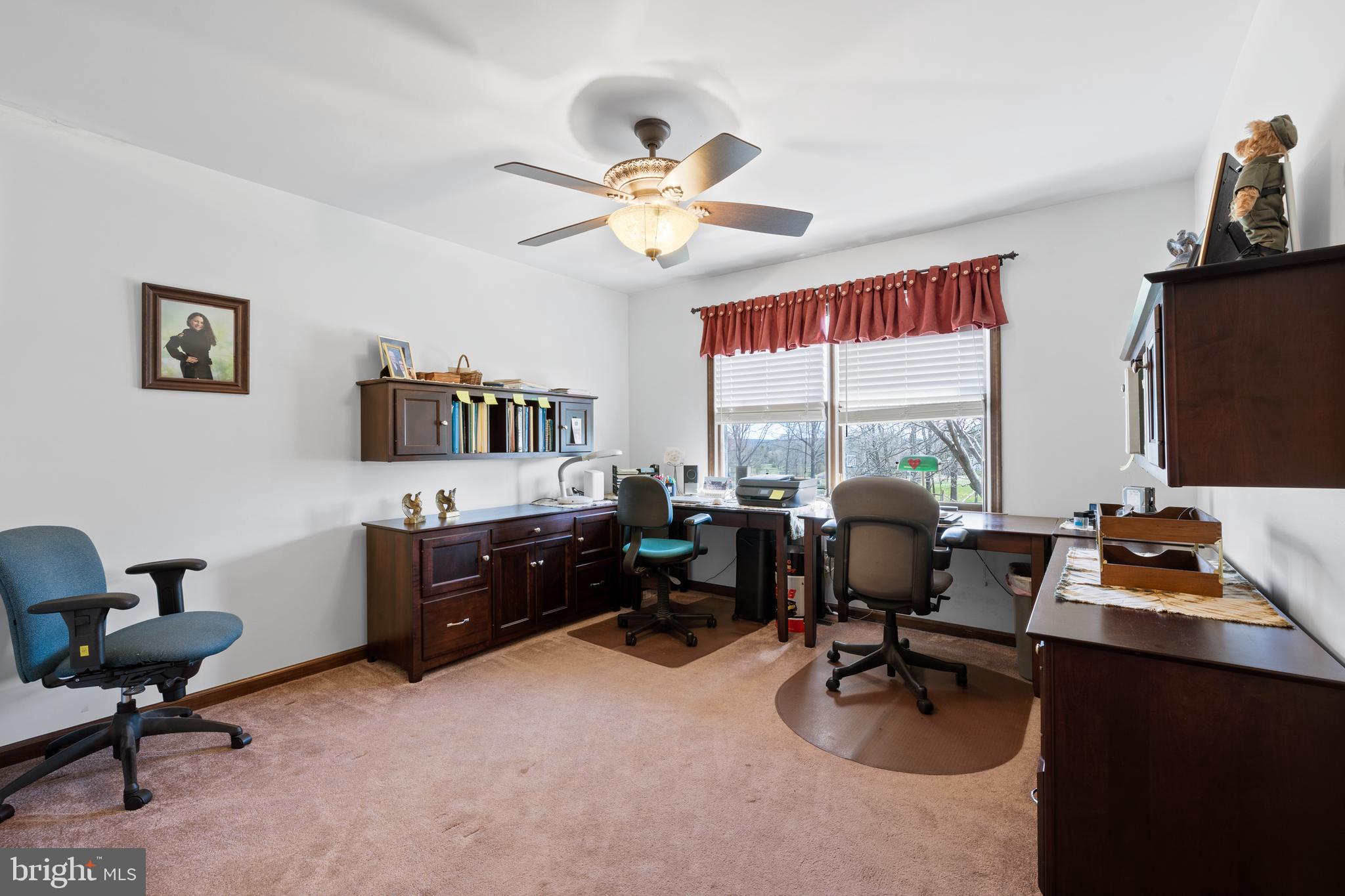 2645 West Buck Road East Greenville, PA 18041 - Photo 28 of 55 a workspace with furniture