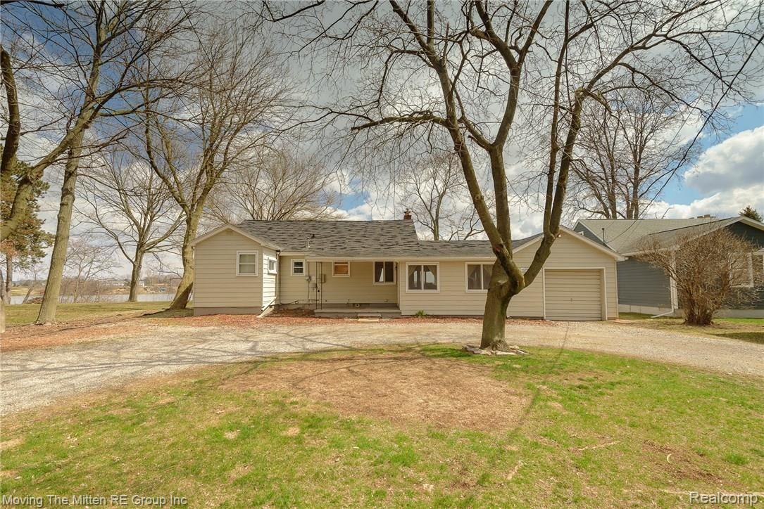 46994 Denton Road Belleville, MI 48111 - Photo 1 of 41 MTM_46994_denton-28.jpg