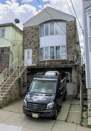 a car parked in front of a building