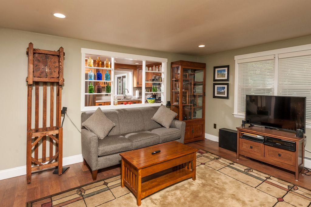 1 Pine Hill Road Cape Neddick, ME 03902 - Photo 10 of 24 _10 Livingroom towards kitchen