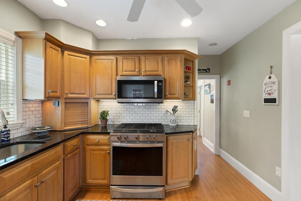 6 Rowell Avenue Beverly, MA 01915 - Photo 17 of 28