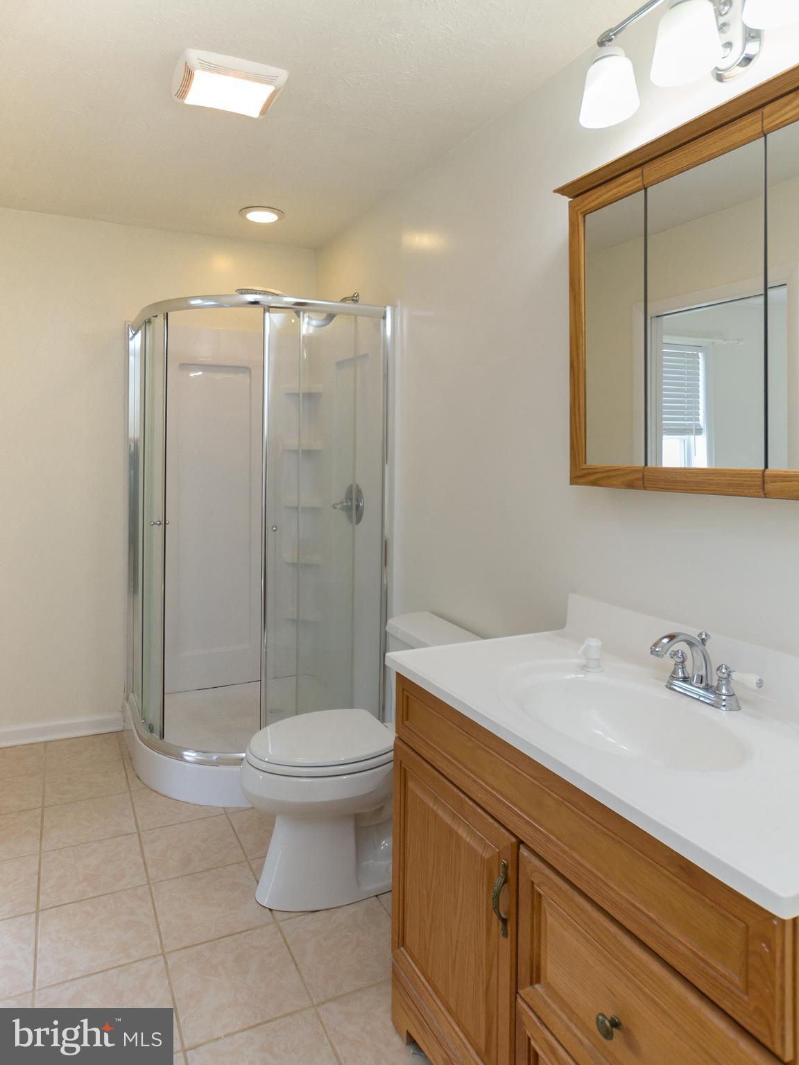 710 Beards Hill Road Aberdeen, MD 21001 - Photo 23 of 30 Bath (Master)