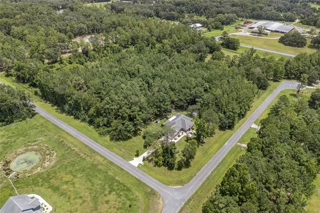 a view of a balcony with floor