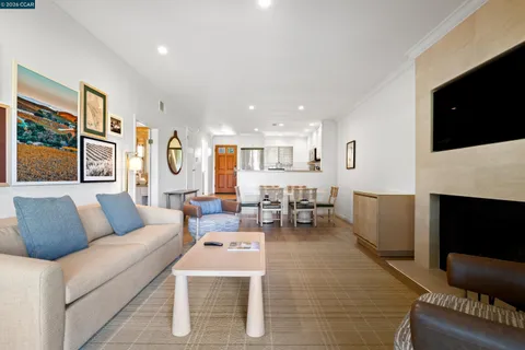 $1,275,000 | 850 Acorn Way, Napa, CA 94558