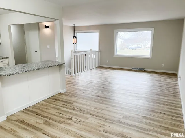 $184,900 | 2230 Winnebago Court, Peoria, IL 61614