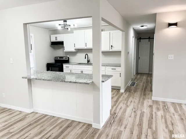 $184,900 | 2230 Winnebago Court, Peoria, IL 61614