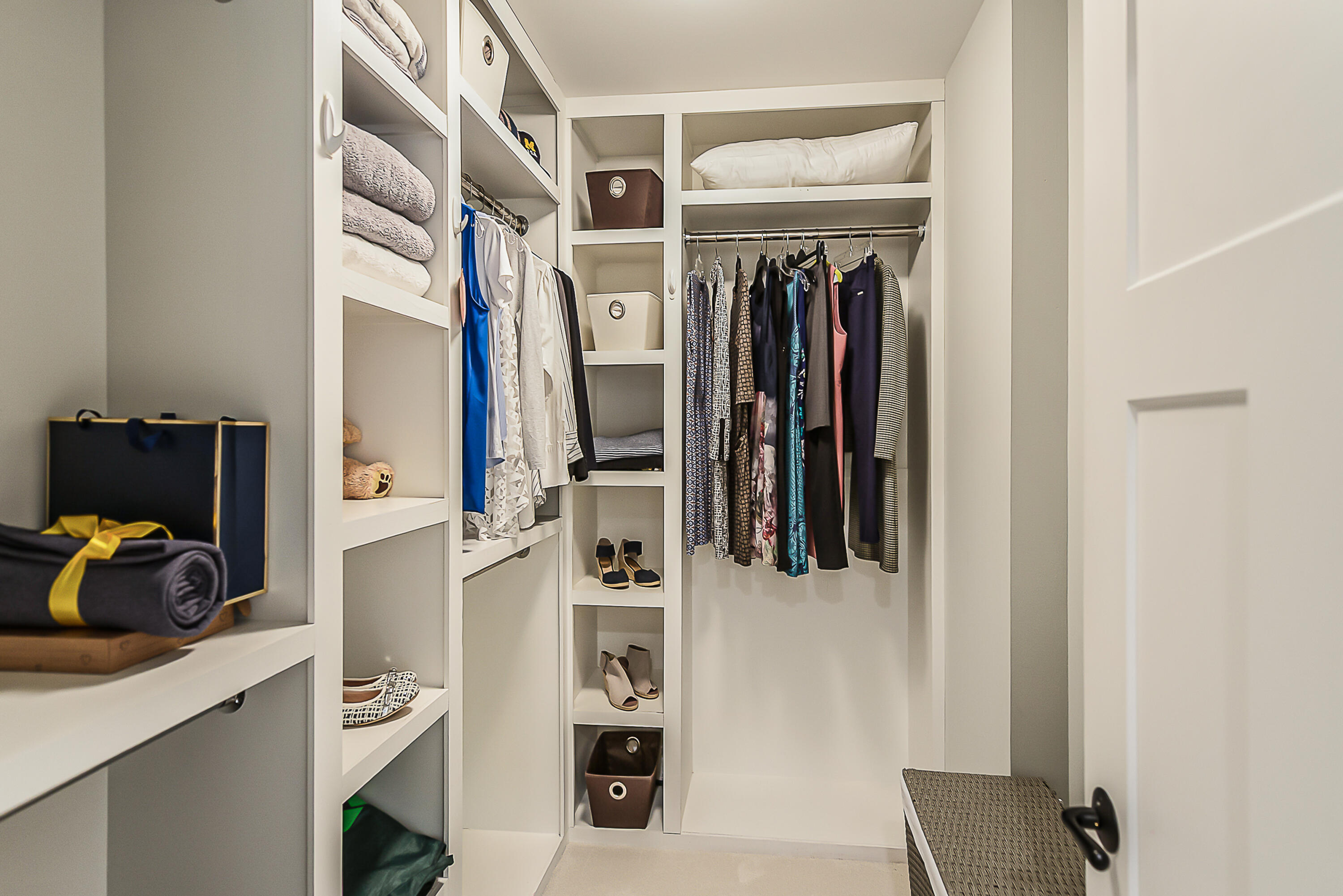 1614 Cambridge Road Ann Arbor, MI 48104 - Photo 38 of 64 29 closet