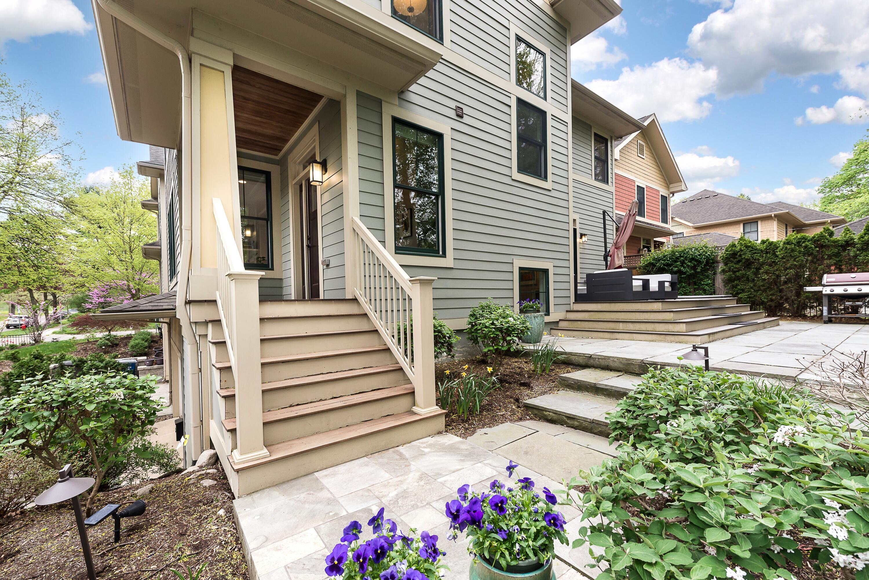1614 Cambridge Road Ann Arbor, MI 48104 - Photo 7 of 64 4 front porch