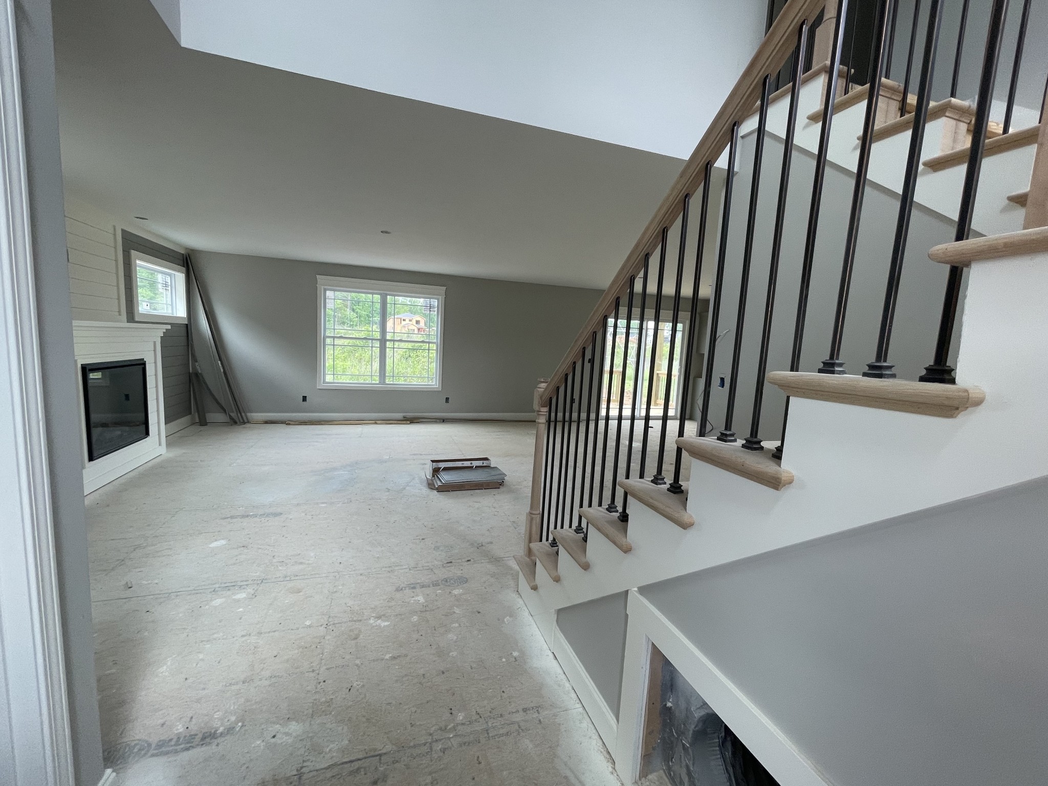 39 The Quarry Clarksville, TN 37043 - Photo 2 of 12 a view of entryway and hall with wooden floor