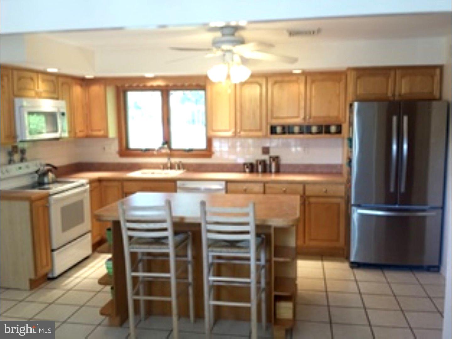 152 Dolington Road Yardley, PA 19067 - Photo 4 of 17 Kitchen