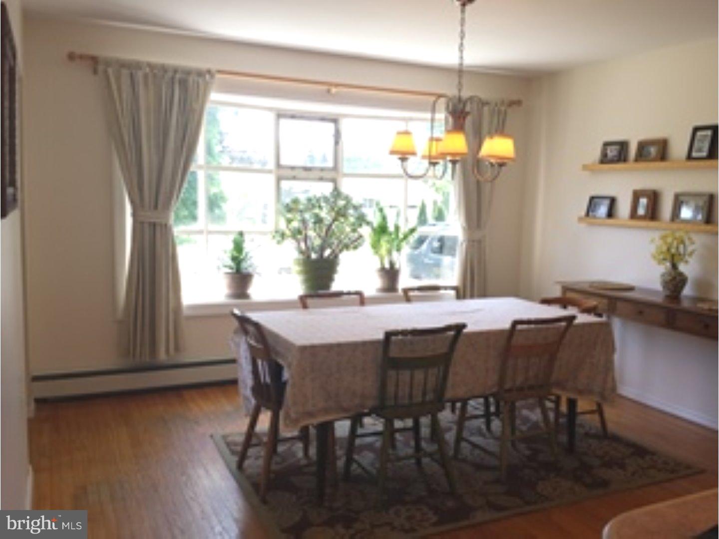 152 Dolington Road Yardley, PA 19067 - Photo 5 of 17 Dining Room