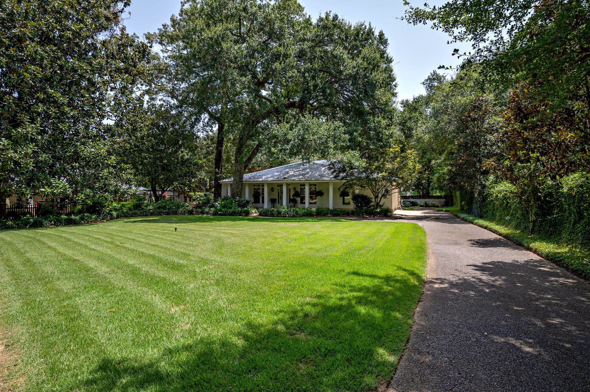7190 Graham Street Fairhope, AL 36532 - Photo 4 of 51 Yard